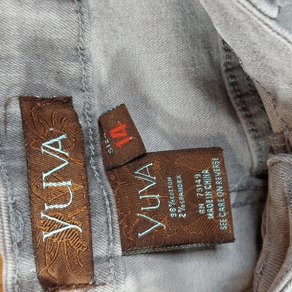 Yuva Jeans - Picture 7 of 7